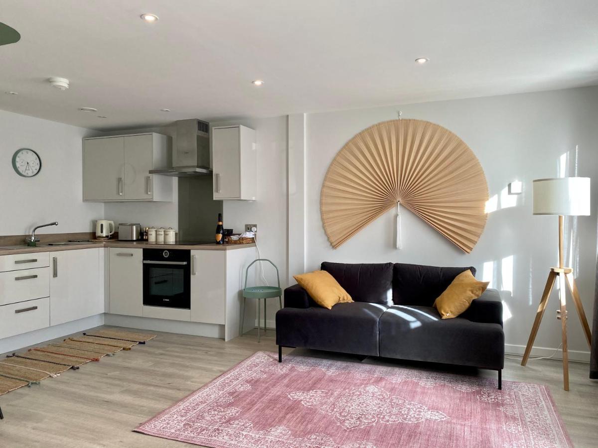 Modern Apartment In Central Quiet York With Free Parking - Contemporary New Building Exteriér fotografie